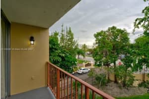 8850 Fontainebleau Blvd, Miami, FL 33172, Sold 12/02/22