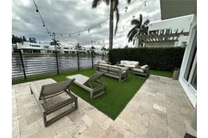10264 NW 75th Terrace, Doral, FL 33178, Sold 09/09/23
