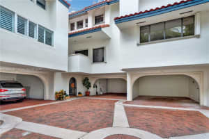 2000 S Bayshore Dr APT 2, Coconut Grove, FL 33133, Sold 12/27/22