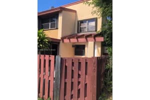 381 W Park Dr Apt 106-16, Miami, FL 33172, Sold 12/22/22