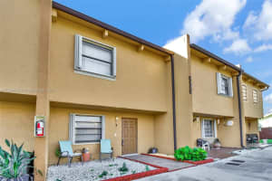 3849 SW 99th Ave APT 3, Miami, FL 33165, Sold 12/05/22