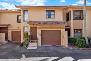 11207 SW 9th Ct, Pembroke Pines, FL 33025, Sold 02/17/23