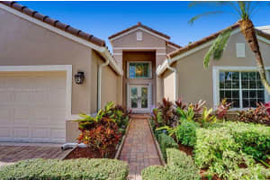429 Cameron Dr, Weston, FL 33326, Sold 01/05/23