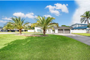 7515 N Oakmont Dr, Hialeah, FL 33015, Sold 06/01/23