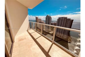 300 S Biscayne Blvd t 3206, Miami, FL 33131, Sold 12/20/22