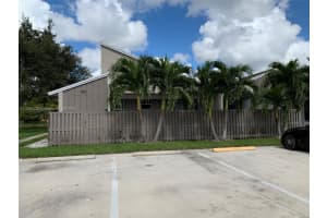 520 Woodgate Cir, Sunrise, FL 33326, Sold 12/14/22