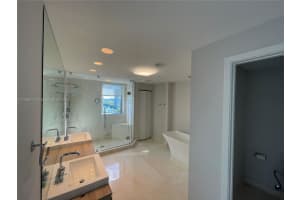 17111 Biscayne Blvd, North Miami Beach, FL 33160, Sold 01/27/23
