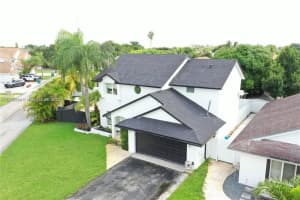 18723 NW 77th Pl, Hialeah, FL 33015, Sold 12/19/22