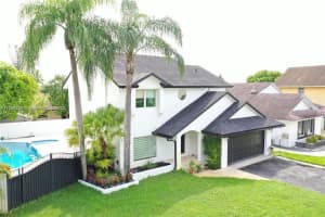 18723 NW 77th Pl, Hialeah, FL 33015, Sold 12/19/22