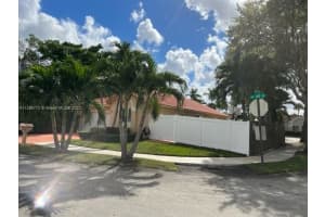 7492 NW 169th Ln, Hialeah, FL 33015, Sold 12/12/22