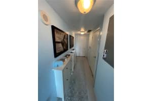 41 SE 5th St APT 2004, Miami, FL 33131, Sold 02/13/23