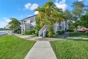 8600 SW 212th St APT 307, Cutler Bay, FL 33189, Sold 12/06/22