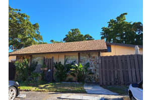 128 Briarwood Cir, Hollywood, FL 33024, Sold 03/17/23