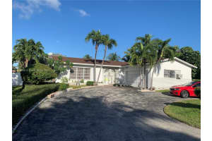 1925 NE 119th Rd, North Miami, FL 33181, Sold 01/31/23