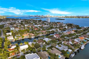 1925 NE 119th Rd, North Miami, FL 33181, Sold 01/31/23
