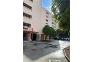 9688 Fontainebleau Blvd, Miami, FL 33172, Sold 02/21/23