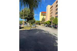 9688 Fontainebleau Blvd, Miami, FL 33172, Sold 02/21/23