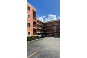 5701 W 25th Ct APT 111, Hialeah, FL 33016, Sold 03/31/23