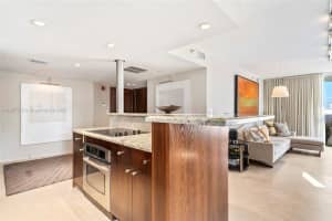 1621 Bay Rd, Miami Beach, FL 33139, Sold 01/11/23