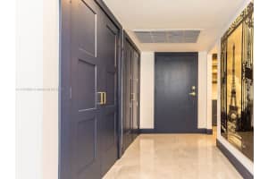 1800 NE 114th St APT 1702, Miami, FL 33181, Sold 12/08/22