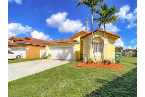 16901 NW 75th Ct, Hialeah, FL 33015, Sold 01/03/23
