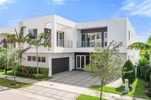 10082 NW 77th St, Doral, FL 33178, Sold 12/30/22