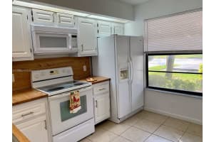 202 Lake Pointe Dr, Oakland Park, FL 33309, Sold 12/09/22