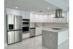 Building B, 19380 Collins Ave, Sunny Isles Beach, FL 33160, Sold 12/16/22