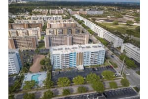 401 NE 14th Ave, Hallandale Beach, FL 33009, Sold 03/03/23
