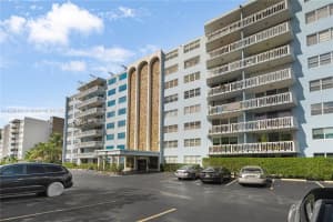401 NE 14th Ave, Hallandale Beach, FL 33009, Sold 03/03/23