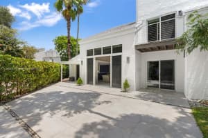 1905 S Oak Haven Cir, Miami, FL 33179, Sold 04/17/23