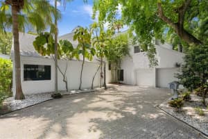 1905 S Oak Haven Cir, Miami, FL 33179, Sold 04/17/23