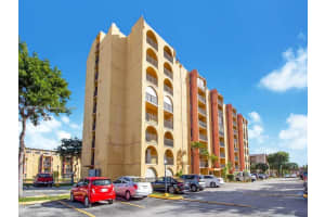 4717 NW 7th St, Miami, FL 33126, Sold 12/14/22