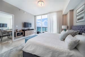 6515 Collins Ave APT 1406, Miami Beach, FL 33141, Sold 02/16/23