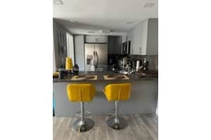 5249 NW 7th St, Miami, FL 33126, Sold 12/21/22