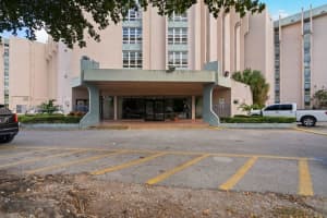 9682 Fontainebleau Blvd, Miami, FL 33172, Sold 02/21/23