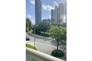 19370 Collins Ave, Sunny Isles Beach, FL 33160, Sold 04/14/23