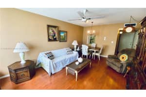 2309 Park Ln APT 211, Hollywood, FL 33021, Sold 12/12/22