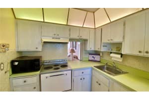 2309 Park Ln APT 211, Hollywood, FL 33021, Sold 12/12/22