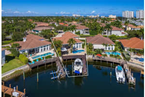 946 Sanibel Dr, Hollywood, FL 33019, Sold 03/31/23