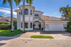 946 Sanibel Dr, Hollywood, FL 33019, Sold 03/31/23