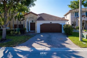 9772 NW 9th St, Miami, FL 33172, Sold 01/31/23