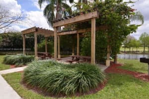 12400 Vista Isles Dr APT 1425, Plantation, FL 33325, Sold 12/19/22