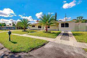 849 Fairway Dr, Plantation, FL 33317, Sold 03/16/23