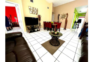 18615 NW 84th Pl. Apt 107-1, Hialeah, FL 33015, Sold 12/29/22