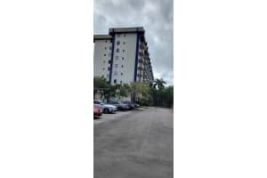 4550 NW 9th St #215e, Miami, FL 33126, Sold 12/26/22