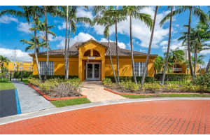 9711 Fontainebleau Blvd, Miami, FL 33172, Sold 12/16/22