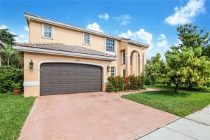 19843 SW 3rd Pl, Pembroke Pines, FL 33029, Sold 01/13/23