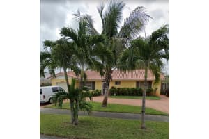 5920 NW 201st St, Hialeah, FL 33015, Sold 12/23/22