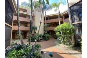 15575 Miami Lakeway N, Miami Lakes, FL 33014, Sold 12/30/22